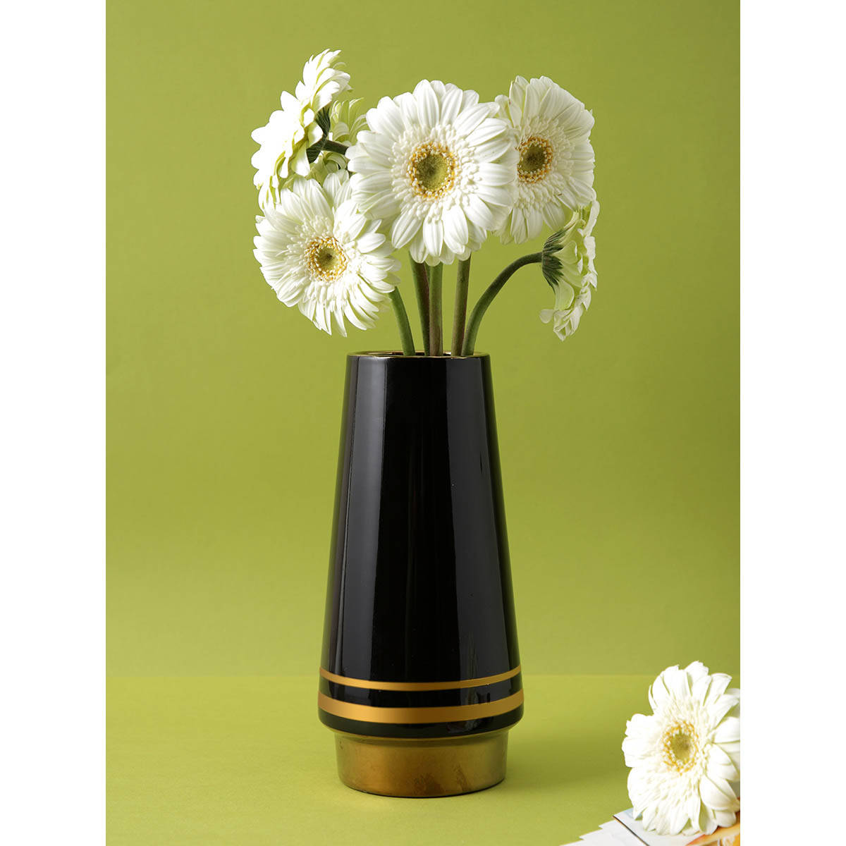 Tayhaa Black Solid Ceramic Vase