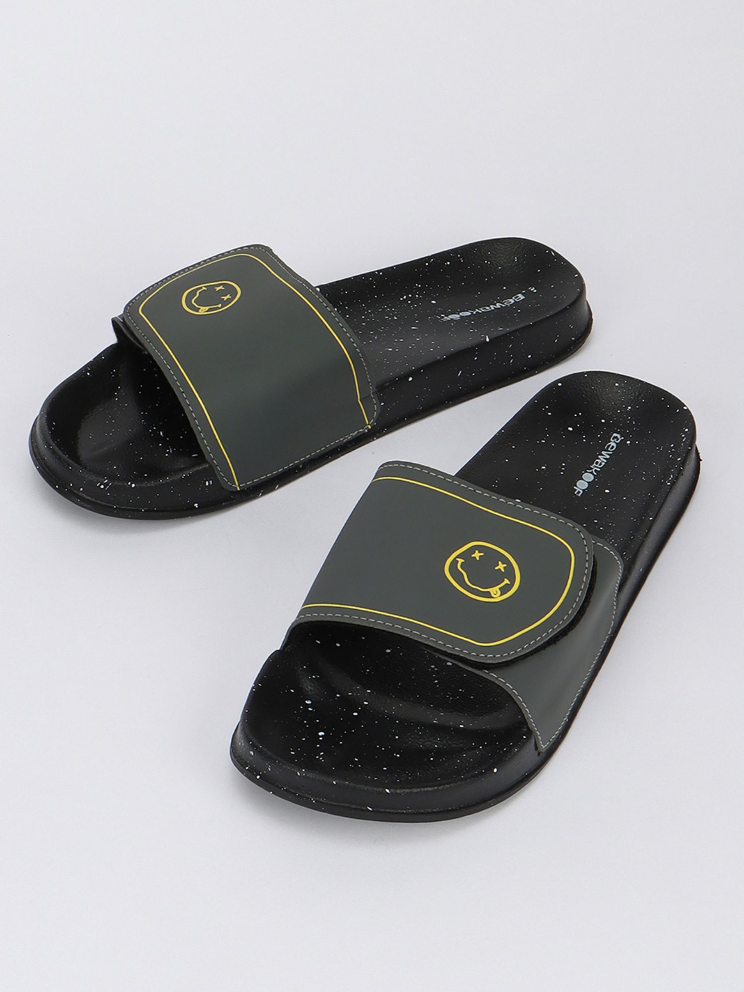 Buy Stylish Flip Flops & Slippers for Men Online at Bewakoof