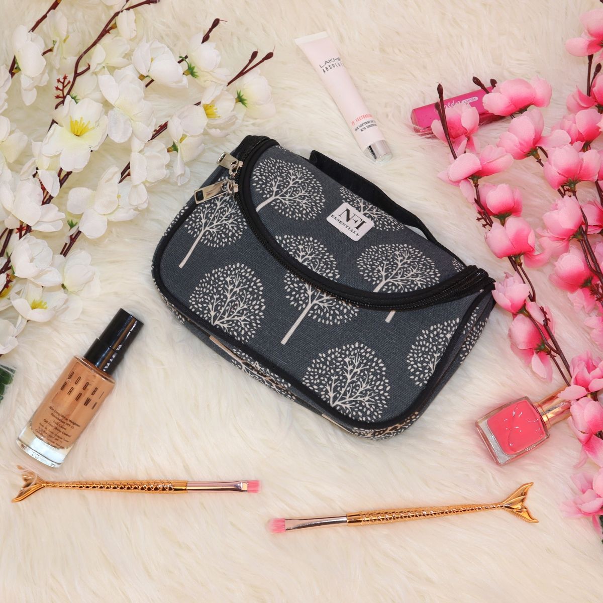 Cult beauty clearance vanity bag