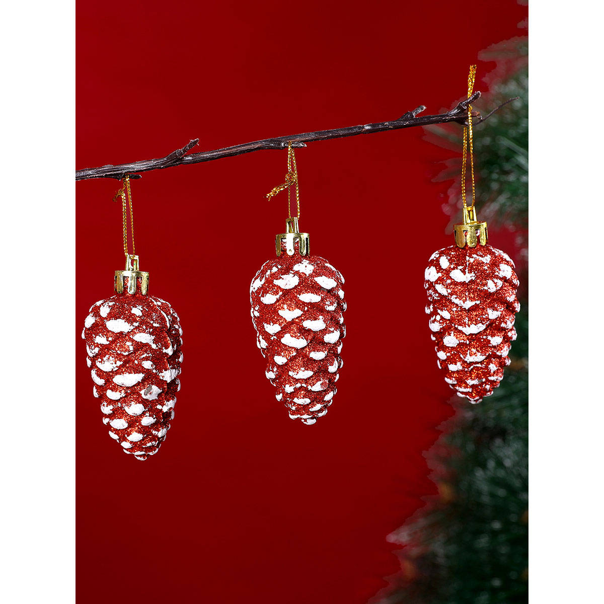 Tayhaa Red Scarlet Splendor Pinecones (Pack Of 12)