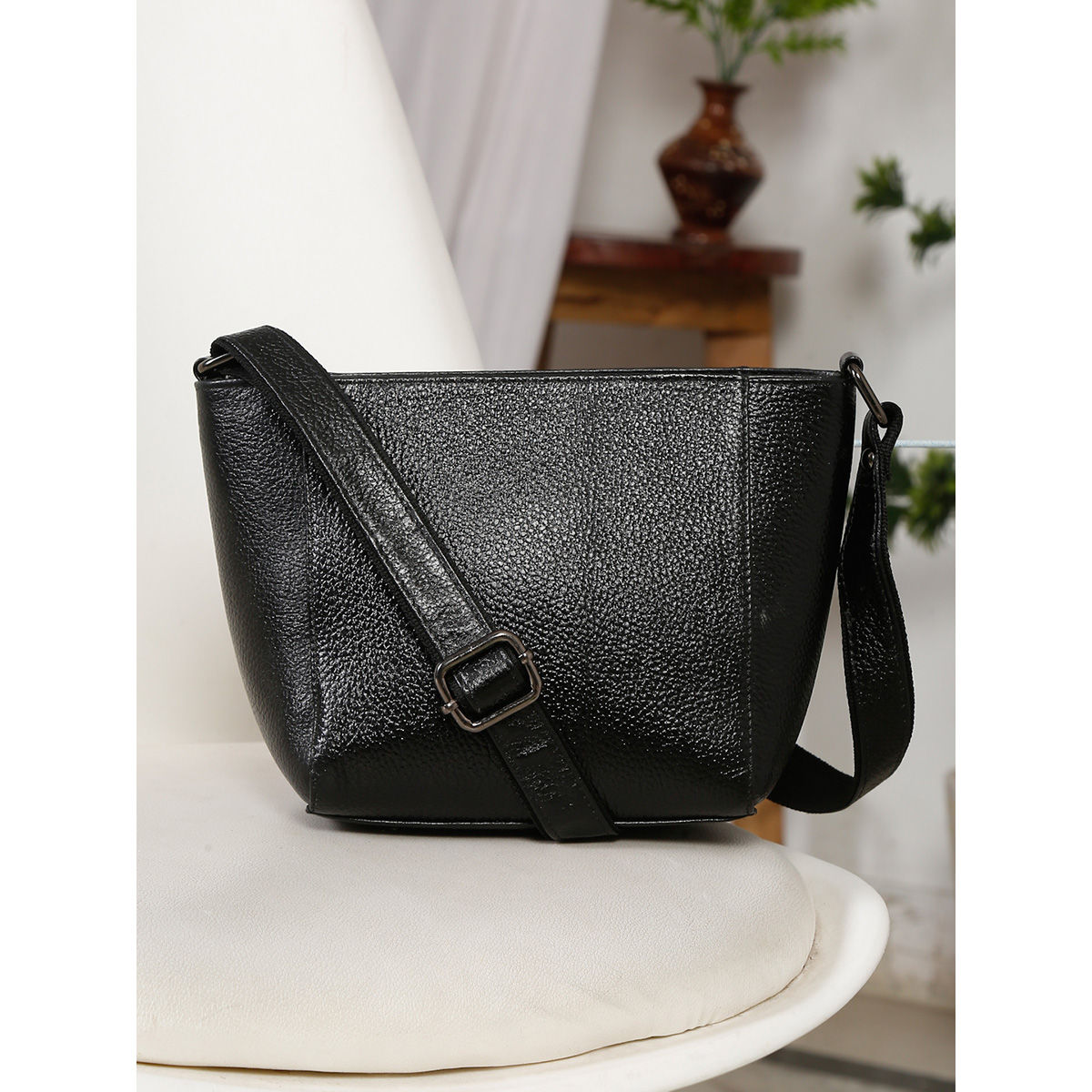 Nykaa on sale sling bags