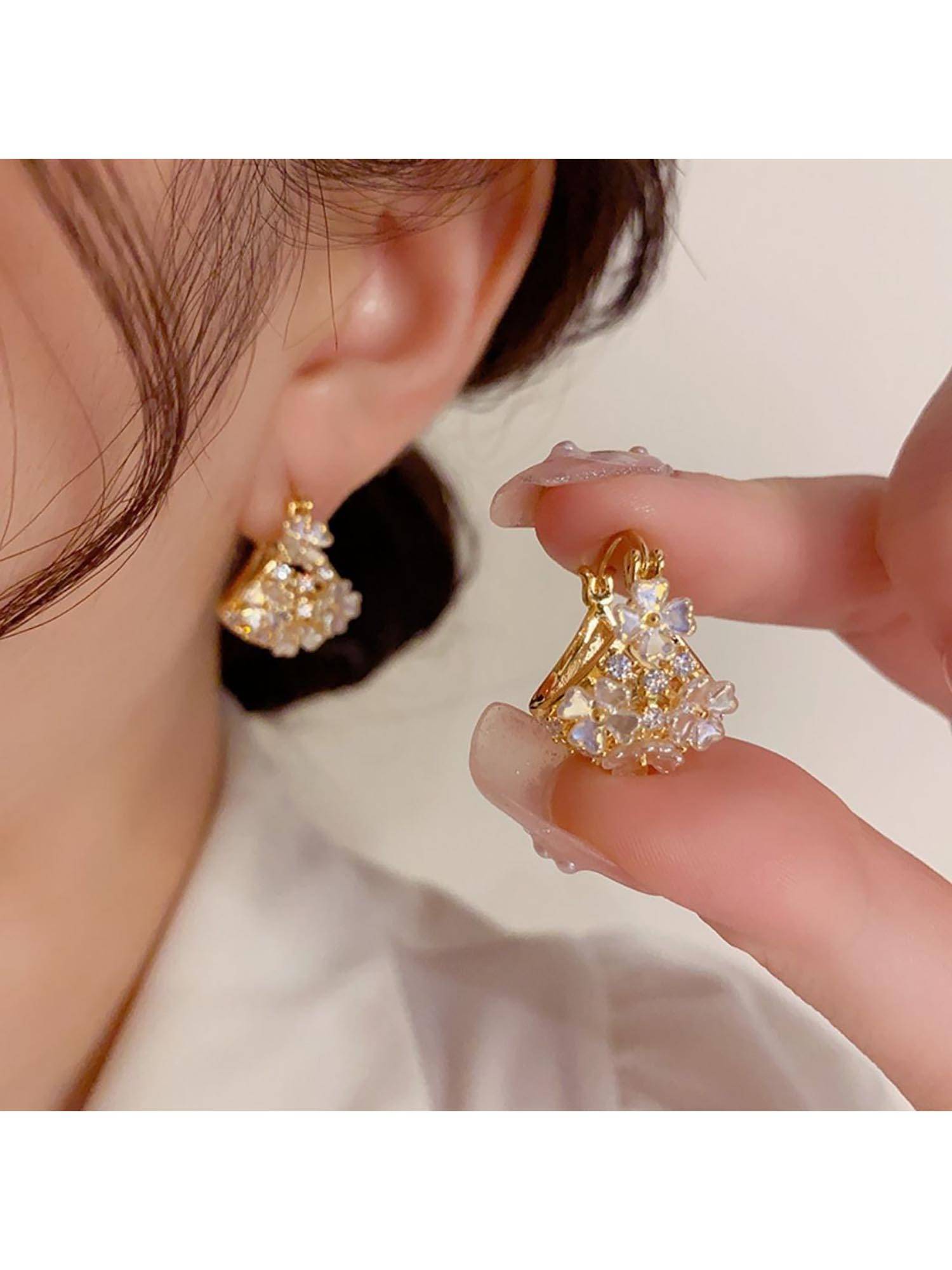 ESTAILO FASHION White Moonlit Magnolia Hoop Earrings