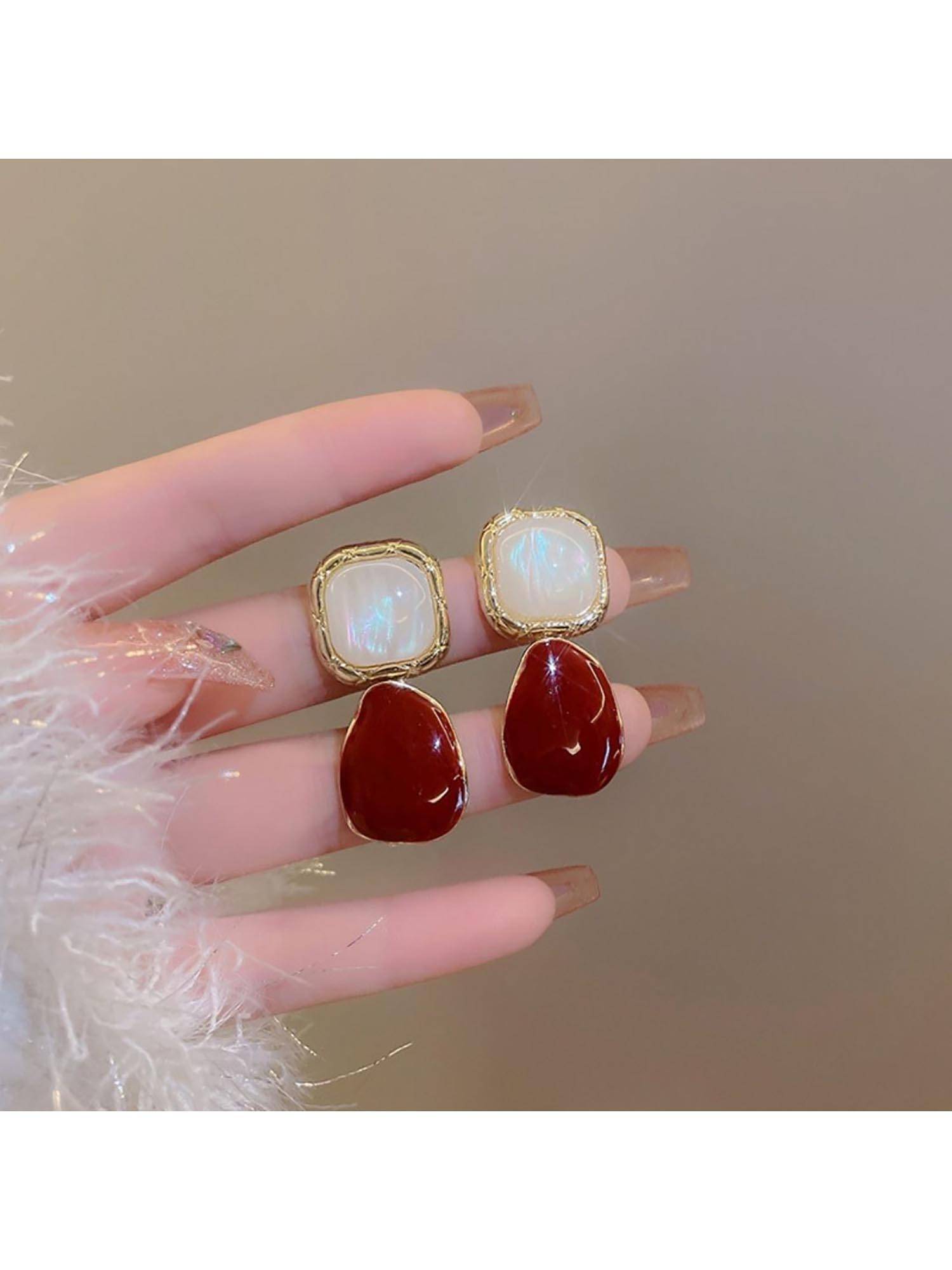 ESTAILO FASHION Maroon Linear Wine Drops Earrings