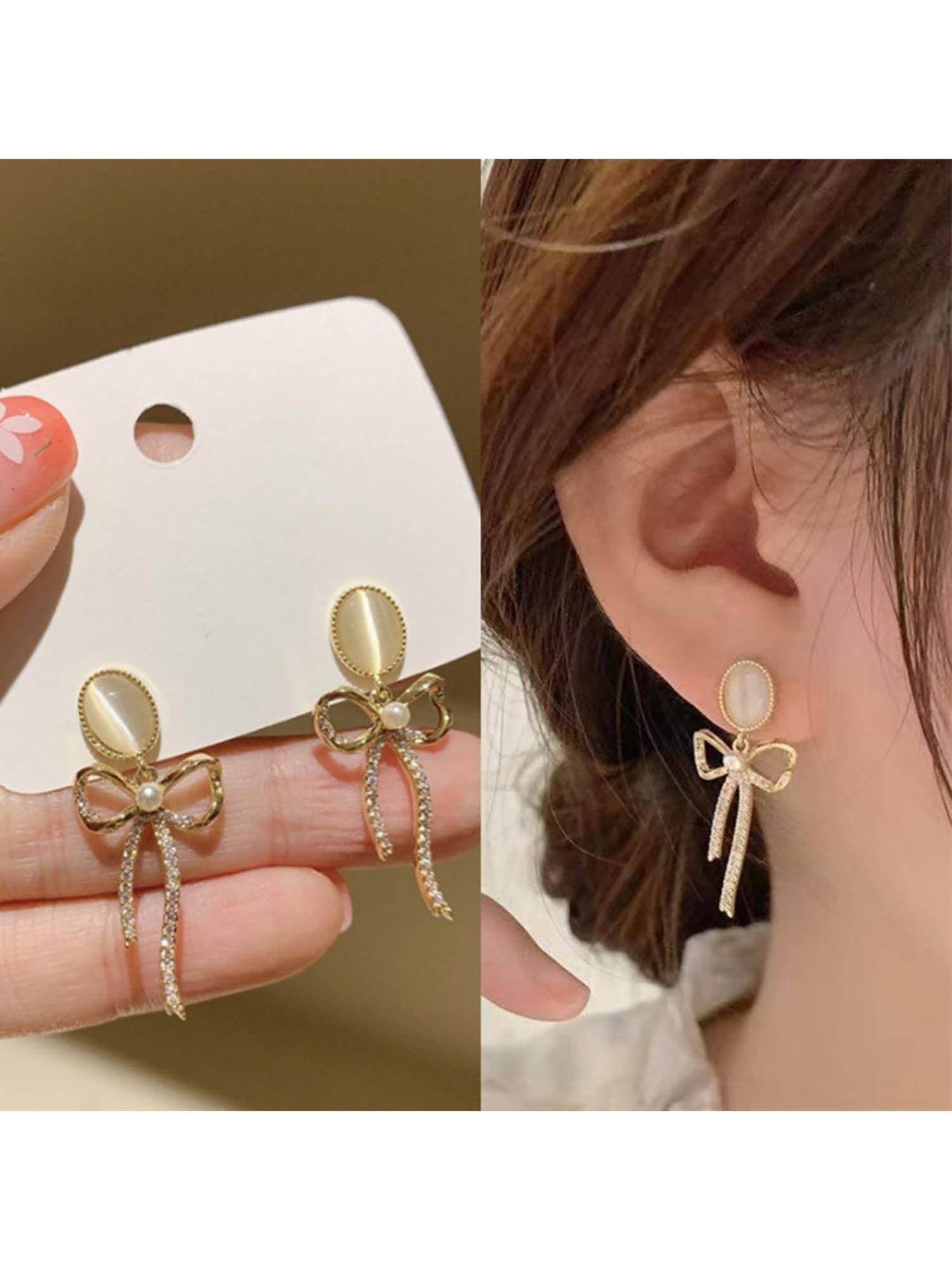 ESTAILO FASHION White Moonlit Coquette Drops Earrings