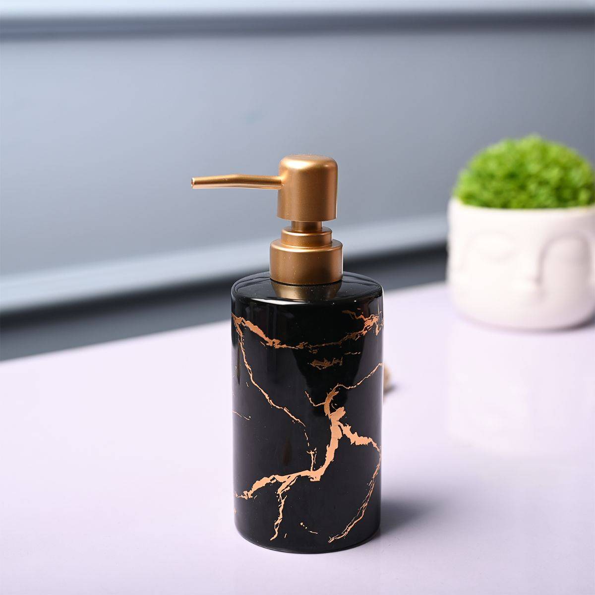 Voncasa Ceramic Glossy Black color Soap Dispenser (550ml)