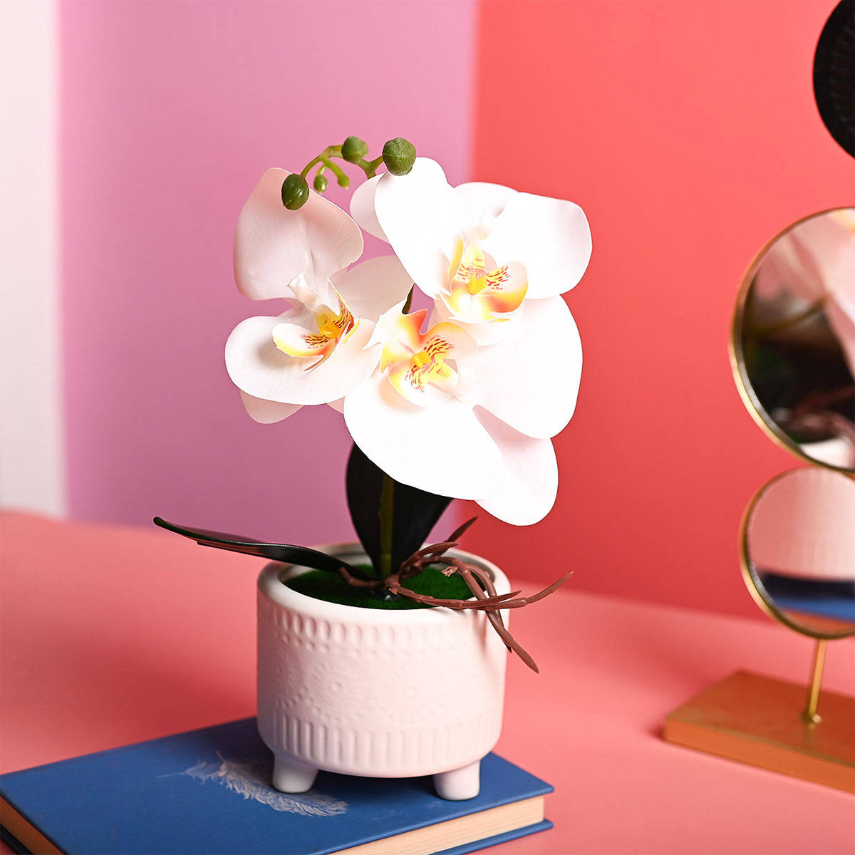 Voncasa Polyster White Color Flower with Pot