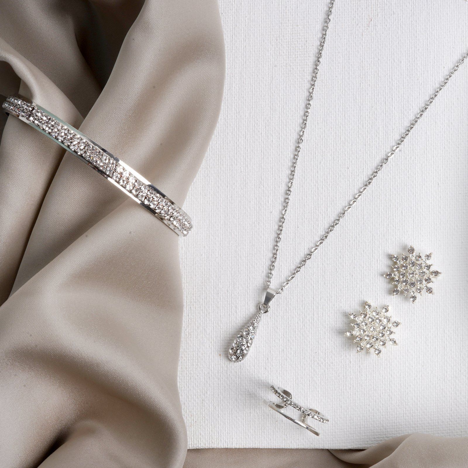 Buy Joker & Witch First Snow Jewelry Set For Women Online