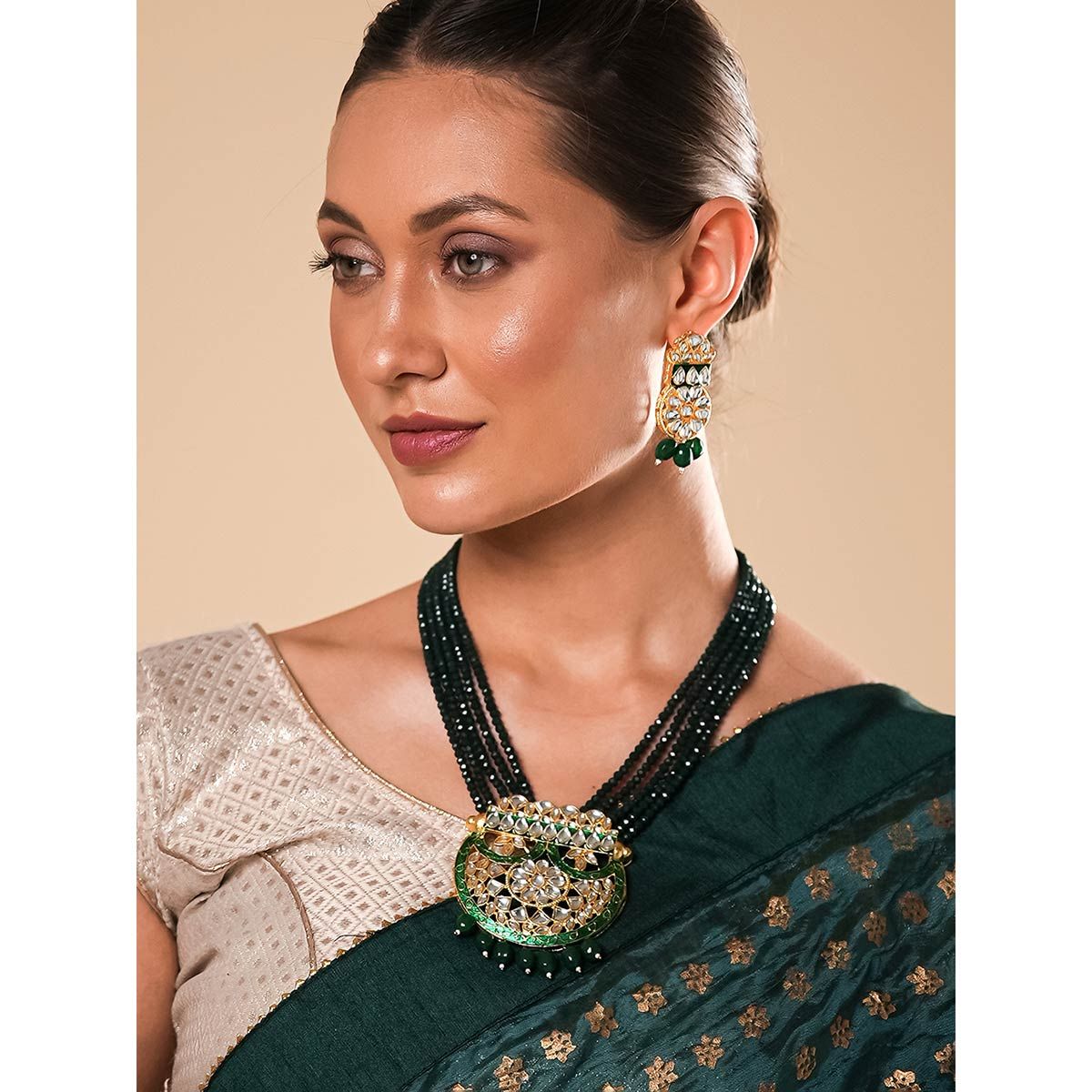 Kundan jewellery is quite popular in India - FashionBuzzer.com