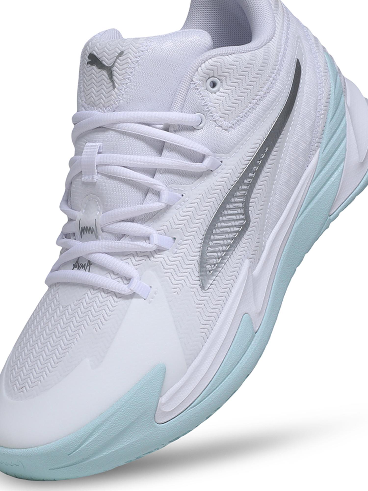 white puma basketball shoes