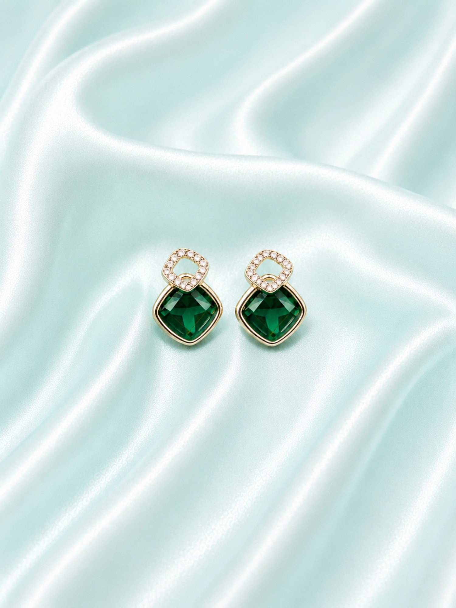 Axora Life 925 Sterling Silver Green Emerald Glow Stud Earrings