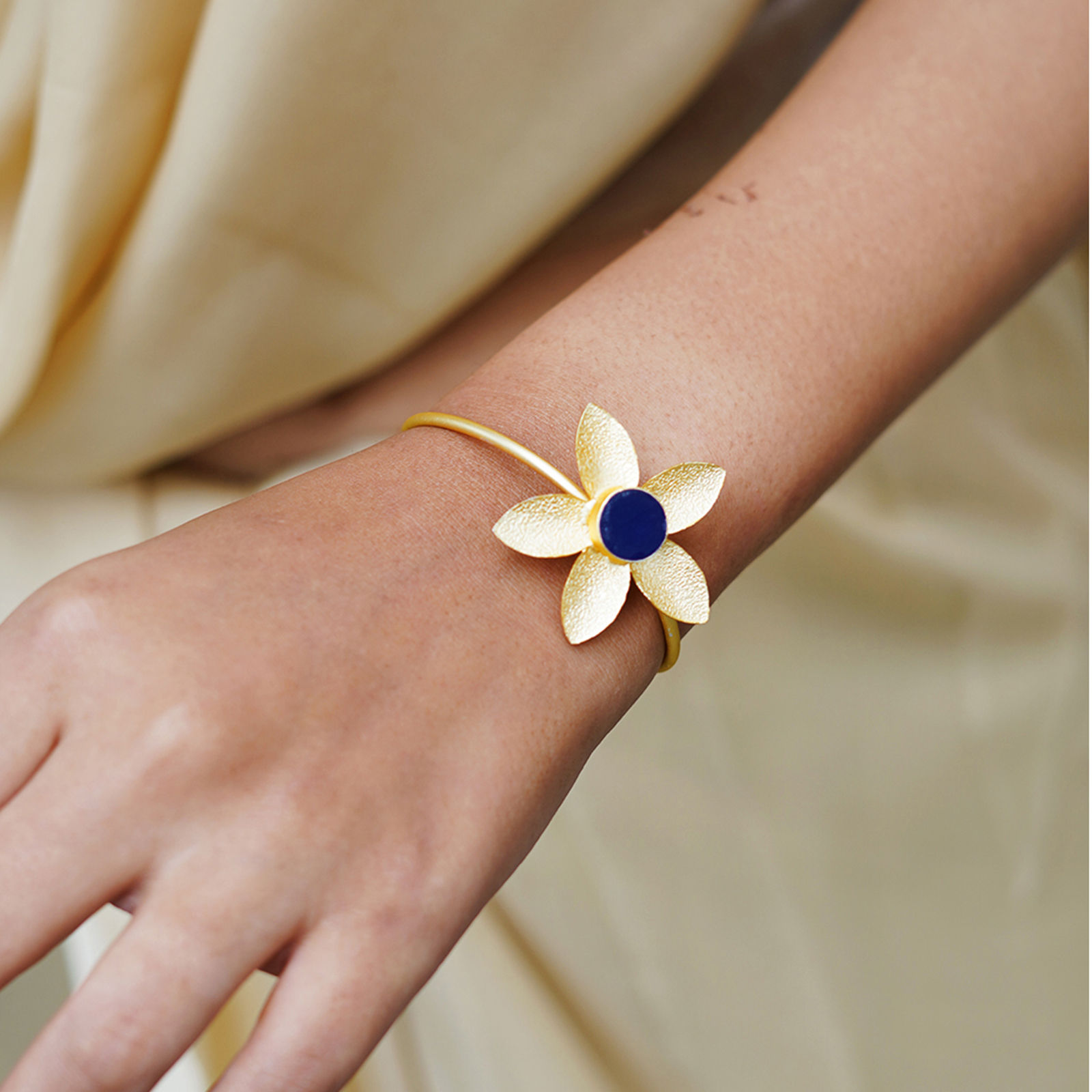 Femnmas Golden Flower Ring Bracelet Buy Femnmas Golden Flower Ring Bracelet  Online at Best Price in India  Nykaa