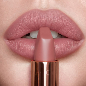 National Lipstick Day: From Alia Bhatt's Soft Pink To Katrina Kaif's Bold Red, 8 Celebrity-Inspired Lip Shades That You Must Have!