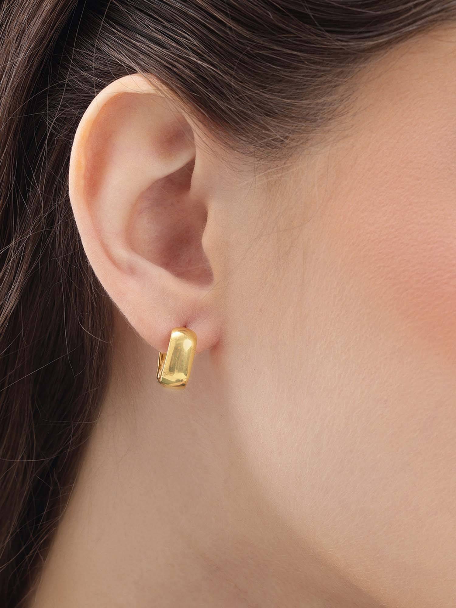 Carlton London Women 18Kt Gold Plated Oval Hoop Earrings