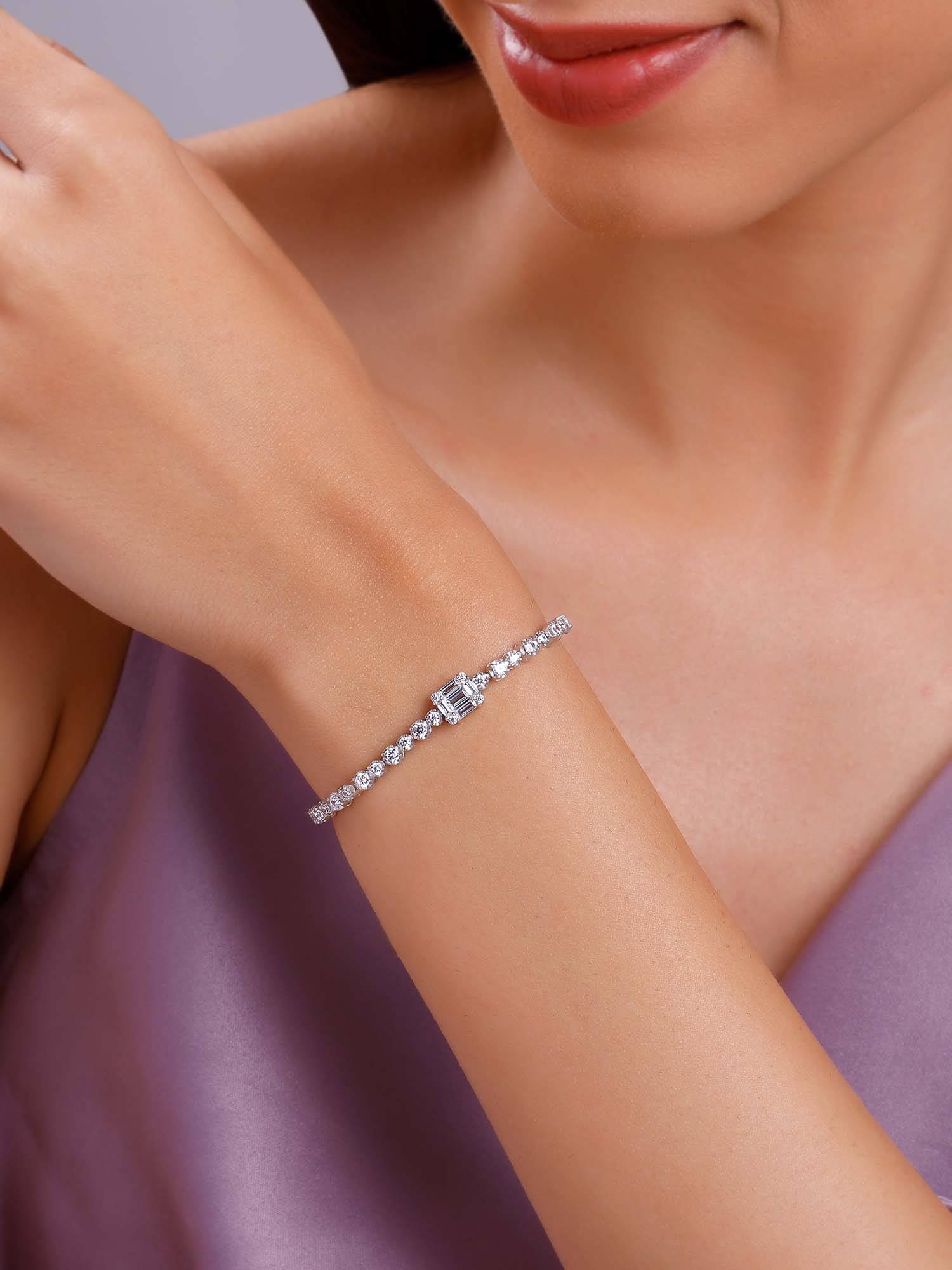 GIVA Women 925 Silver Regal Halo Bracelet