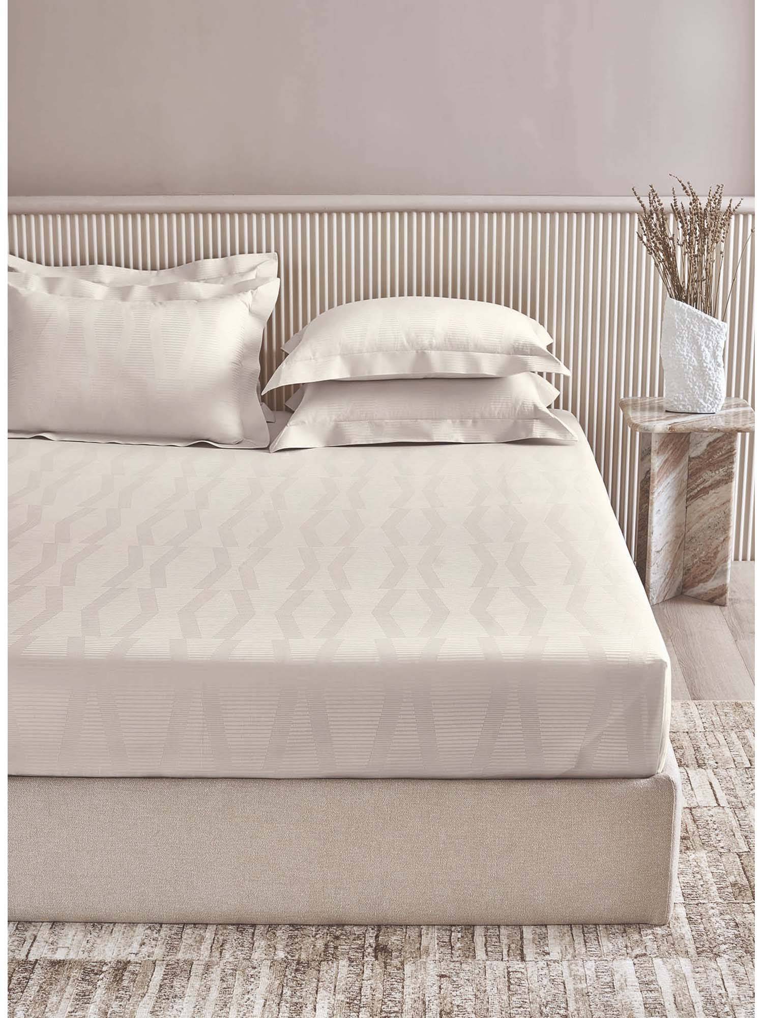 SANSAAR A D'DECOR BRAND LIVE CONSCIOUSLY Bright White King Bedsheet with 2 Pillow Covers