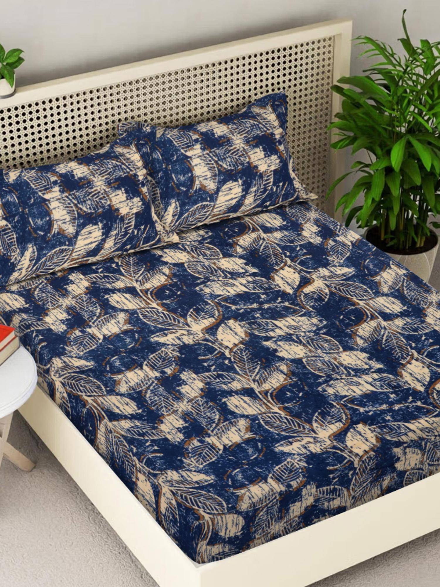 FABINALIV Blue Floral Woollen King Size Double Bedsheet With 2 Pillow Covers