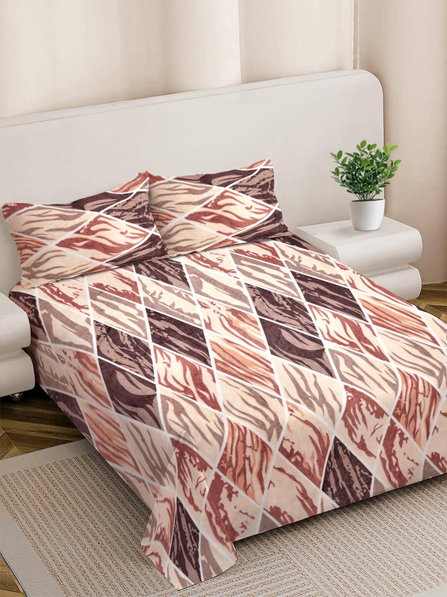 FABINALIV Multicolor Geometric Woollen King Size Double Bedsheet With 2 Pillow Covers