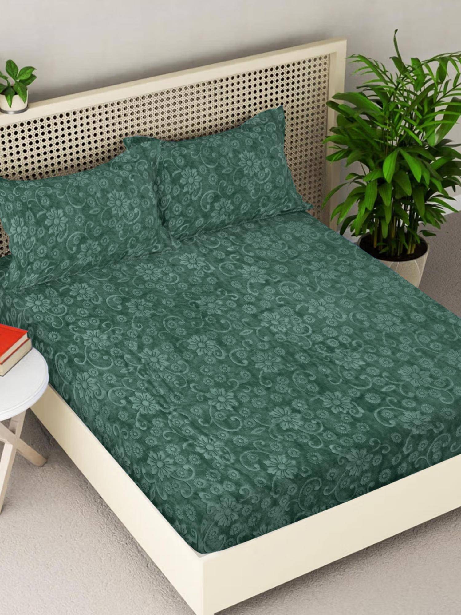 FABINALIV Sunny Green Floral King Size Woollen Embossed Double Bedsheet With 2 Pillow Covers
