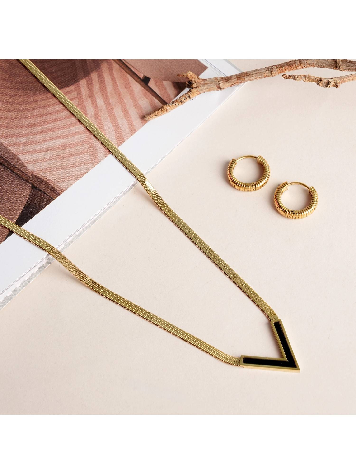 Palmonas Black Vixen Necklace and Classic Textured Hoops Jewellery Set