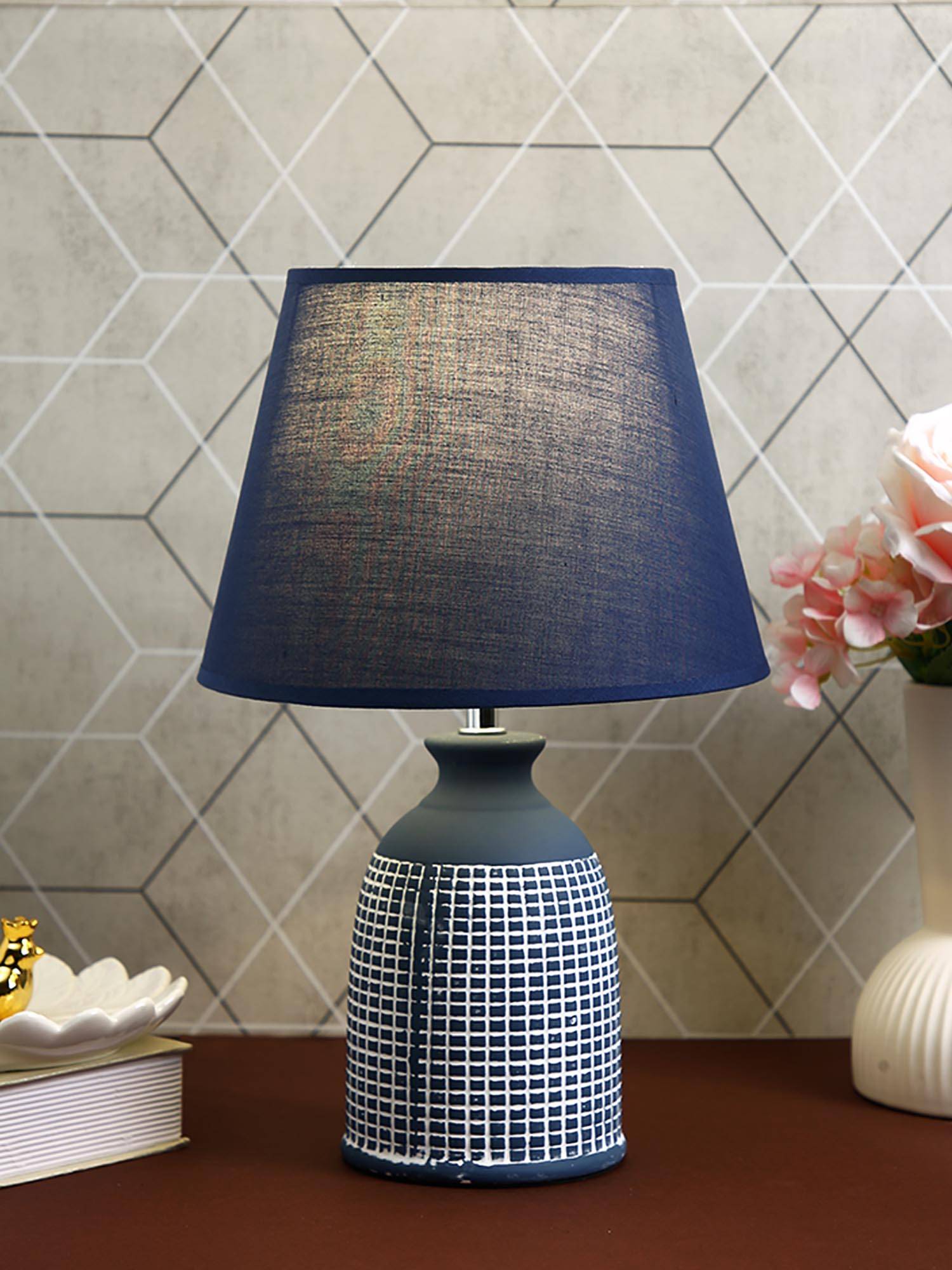 Tayhaa Blue & White Ceramic Table Lamp