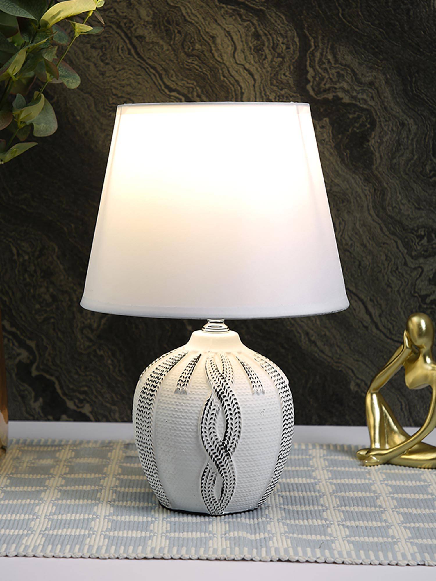 Tayhaa White And Black Woven Ceramic Table Lamp