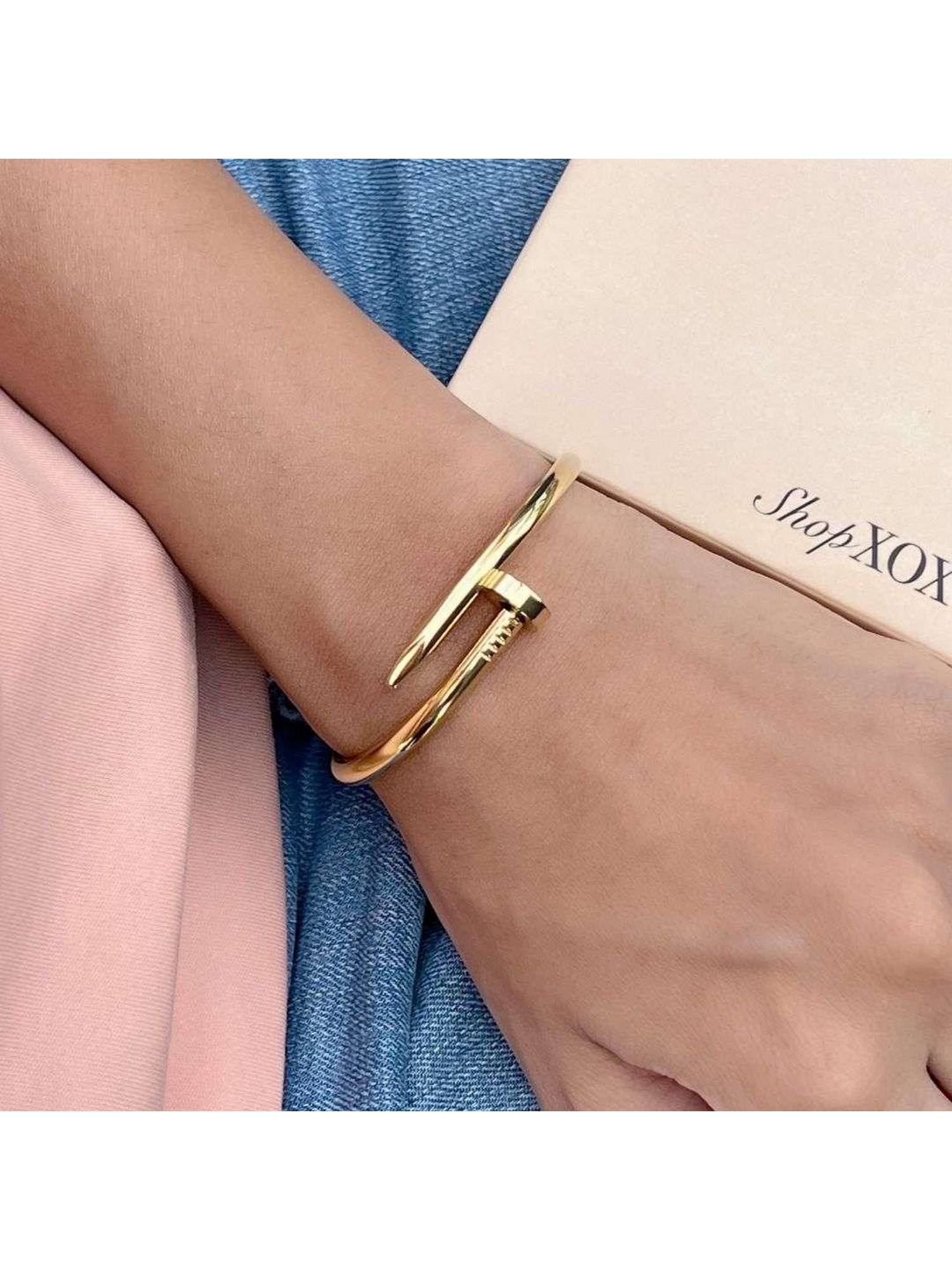 ESTAILO FASHION Dazzling Dainty Statement Bracelet