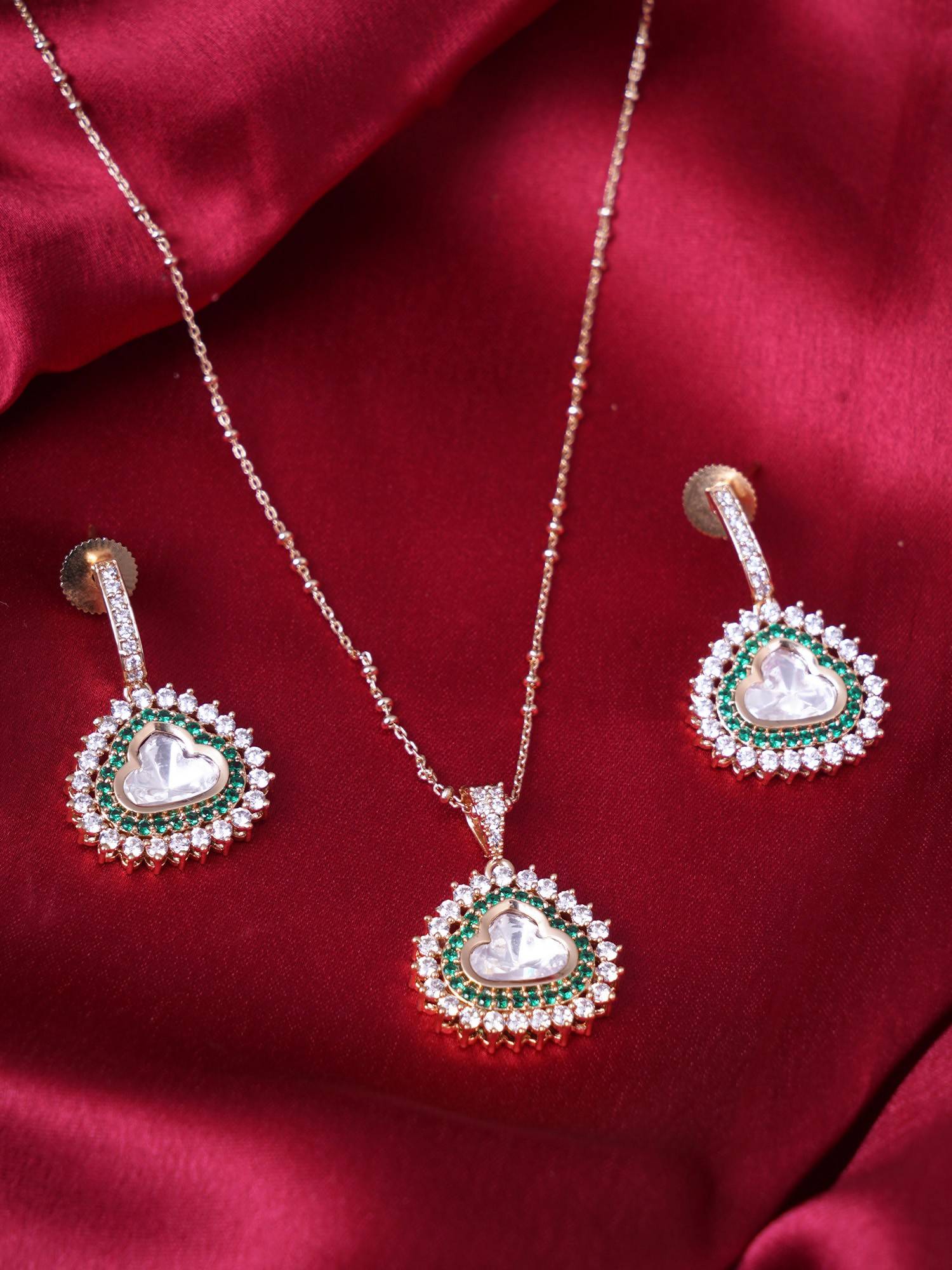 Adwitiya Women Latest Designs In Kundan Pendant and Earrings Set