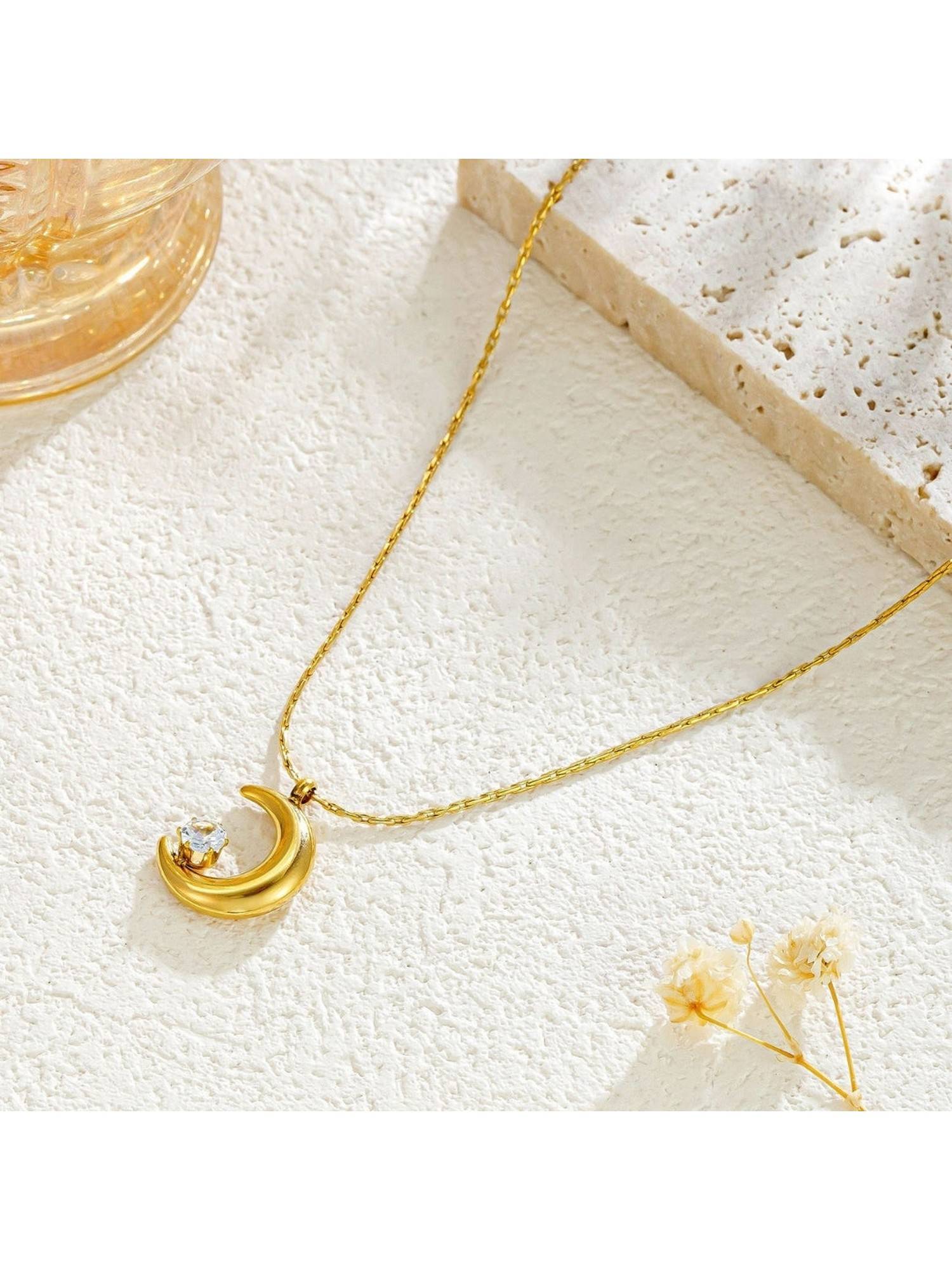 ESTAILO FASHION Dainty Moonstone Delight Gold