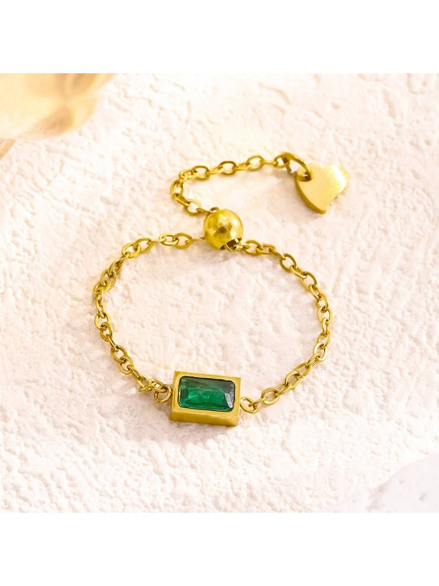 ESTAILO FASHION Emerald Chain Green Ring