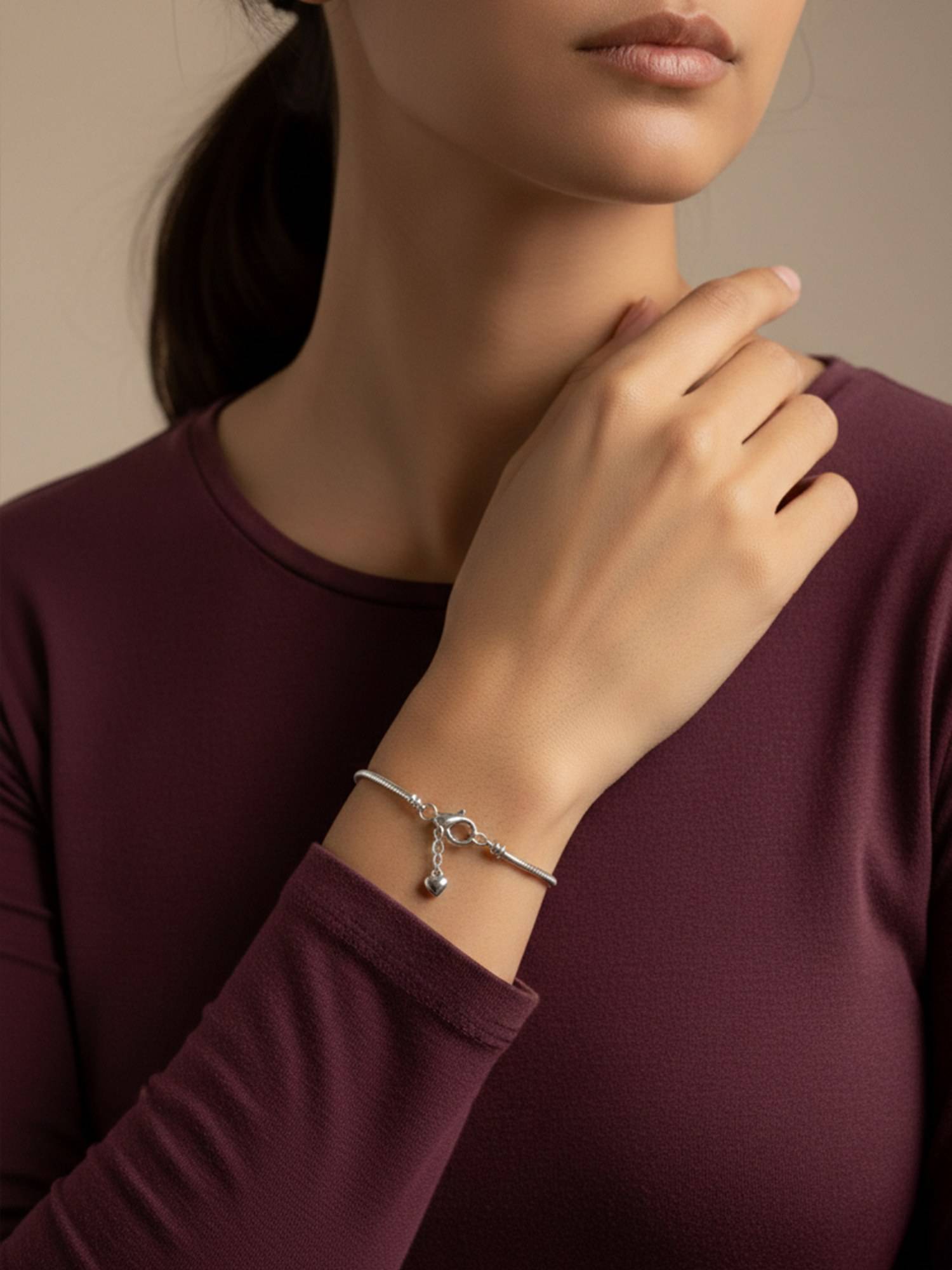 NVR Women's Silver Plated Heart Snake Chain Adjustable Bracelet