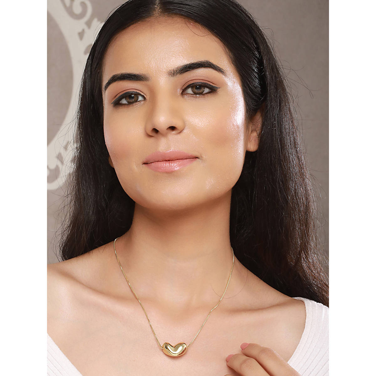 Saraf RS Jewellery Anti-Tarnish Gold Plated Chunky Heart Pendant Necklace