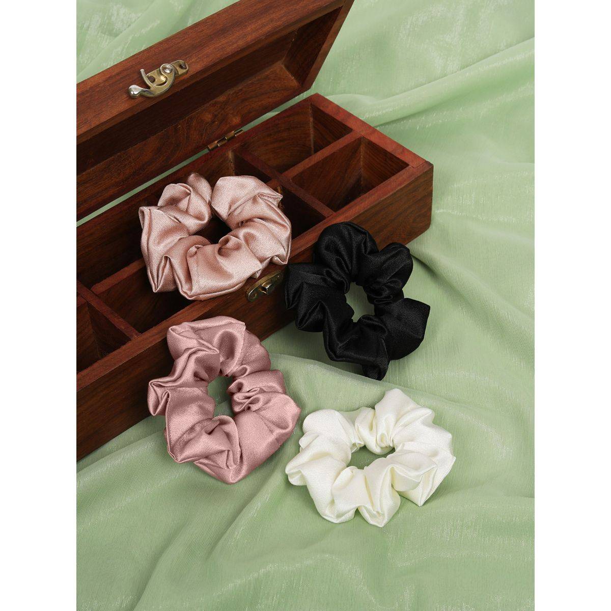 Mueras Satin Scrunchies (Pack of 4)