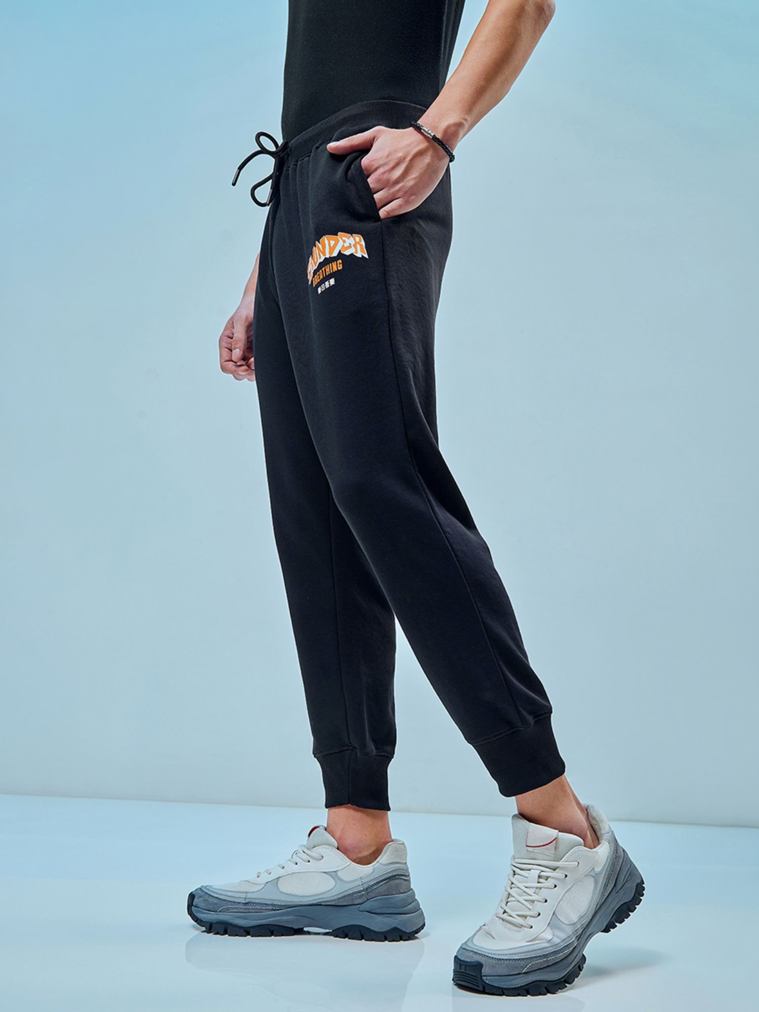 Bewakoof joggers deals