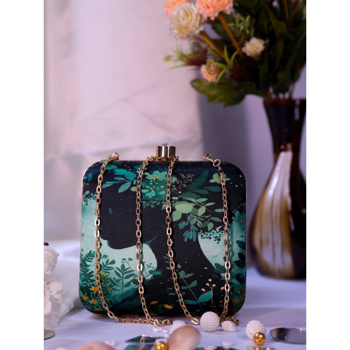SWISNI Women Multi-Color Digital Printed Clutch