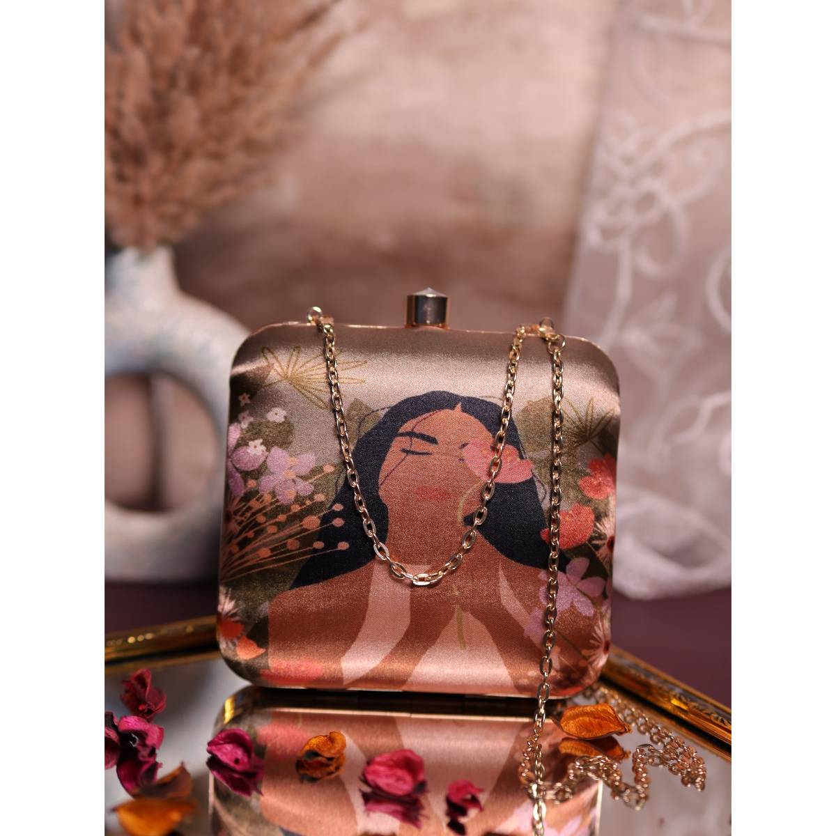 SWISNI Women Multi-Color Digital Printed Clutch