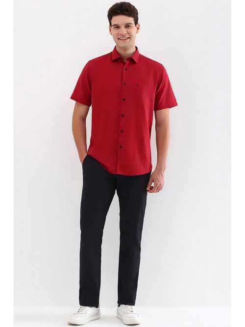 Allen Solly Men Red Slim Fit Solid Half Sleeves Casual Shirts