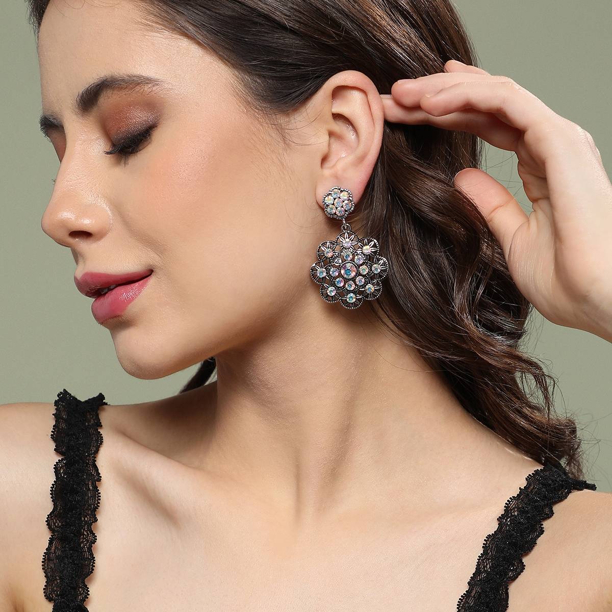 SOHI Women Clustered Flora Drop Earrings