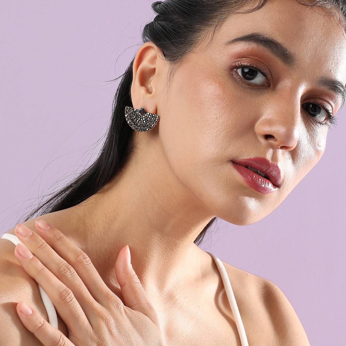SOHI Women Dreamweaver Stud Earrings