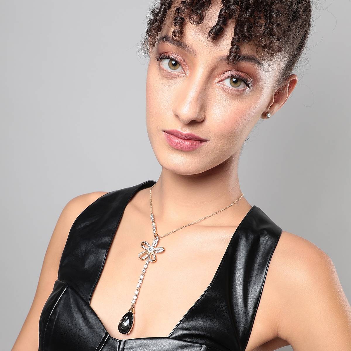 SOHI Women Floral Drop Negligee Necklace with Earrings