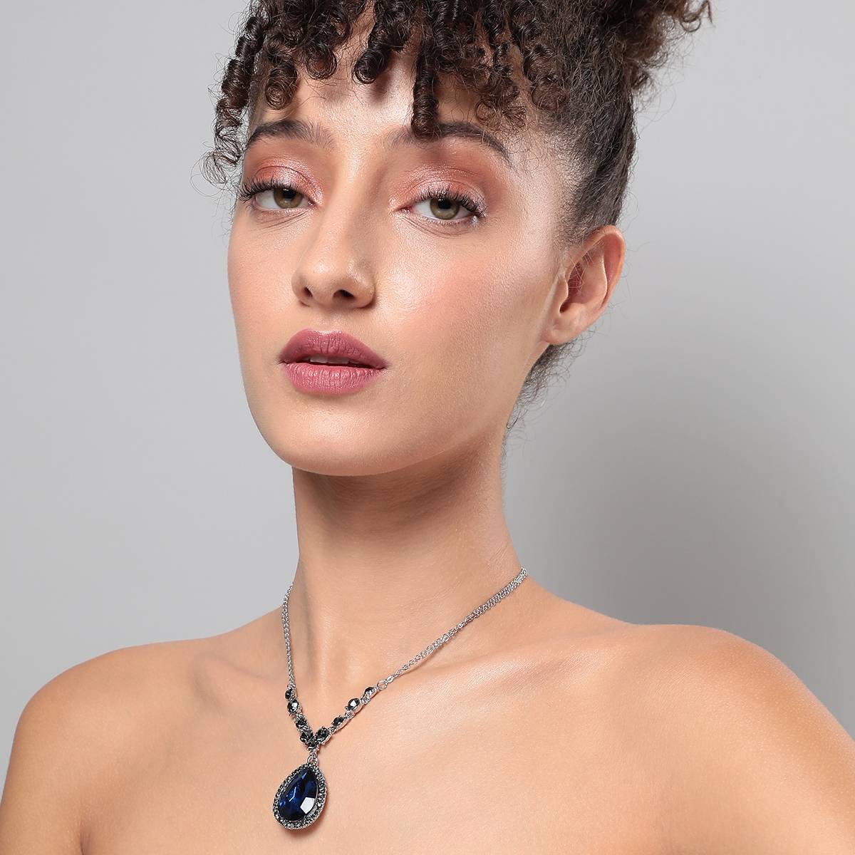 SOHI Women Galaxy Marvel Collar Necklace