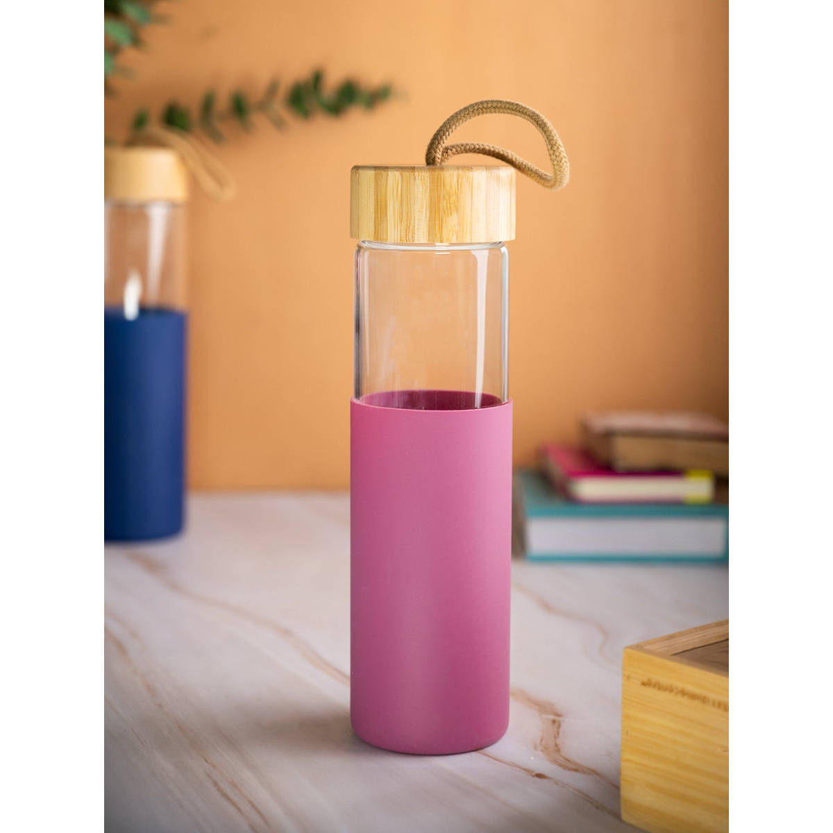 Voncasa Borosilicate Glass Bottle with Pink Silicone Sleeve