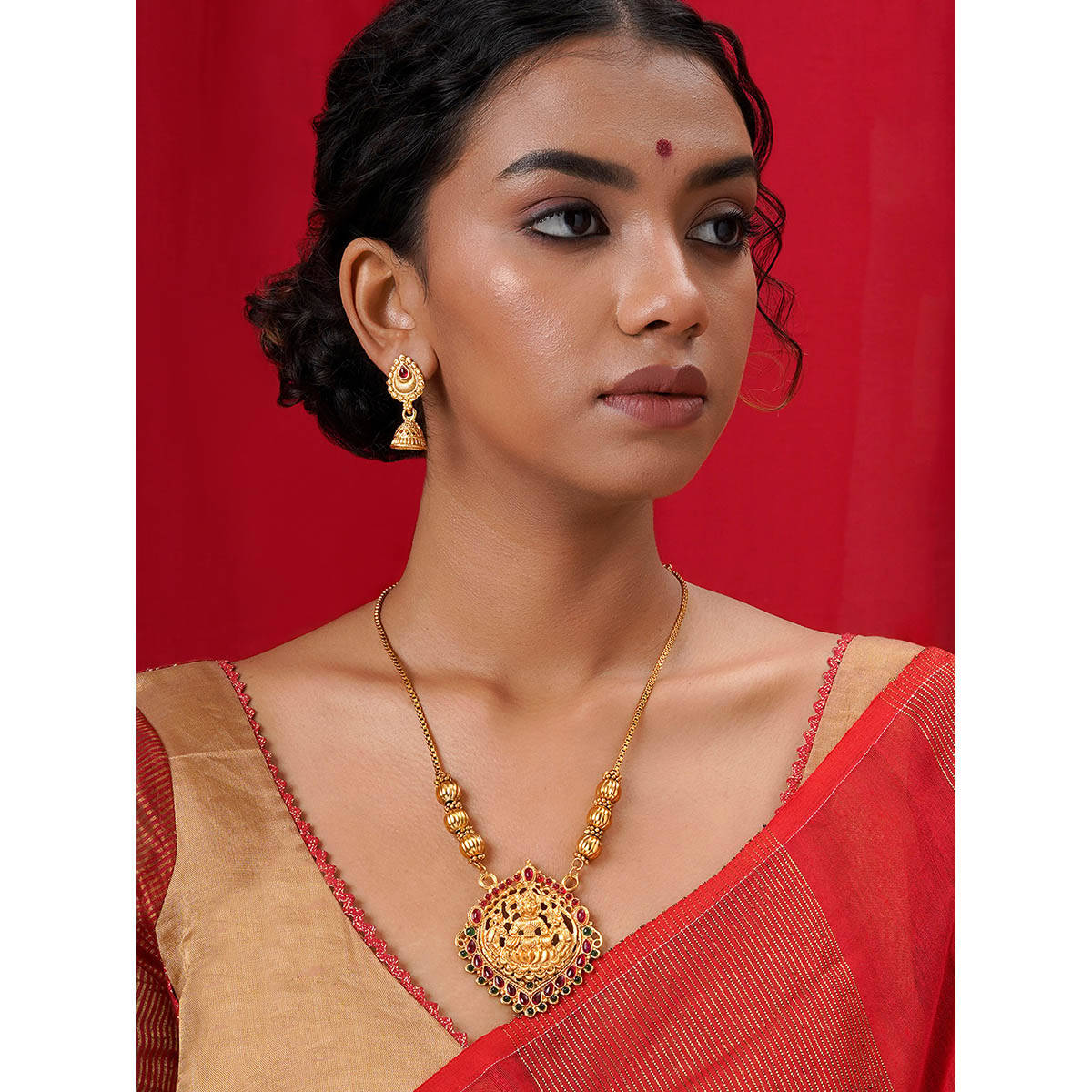 Teejh Kahlima Gold Red and Green Necklace (Set of 2)