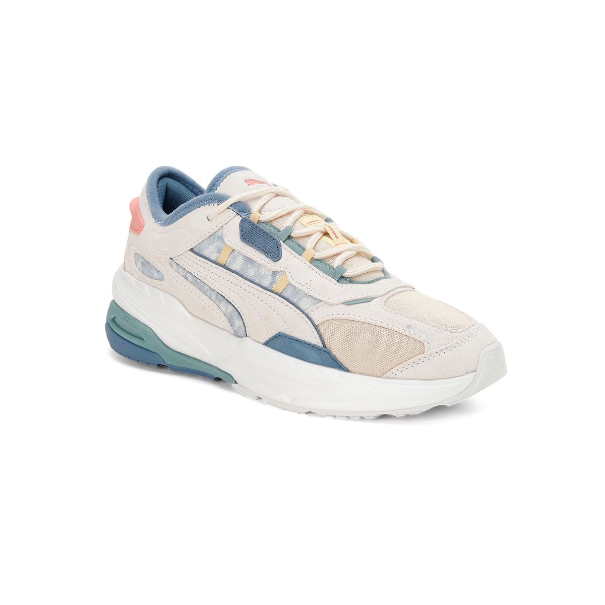 Puma on sale cream sneakers