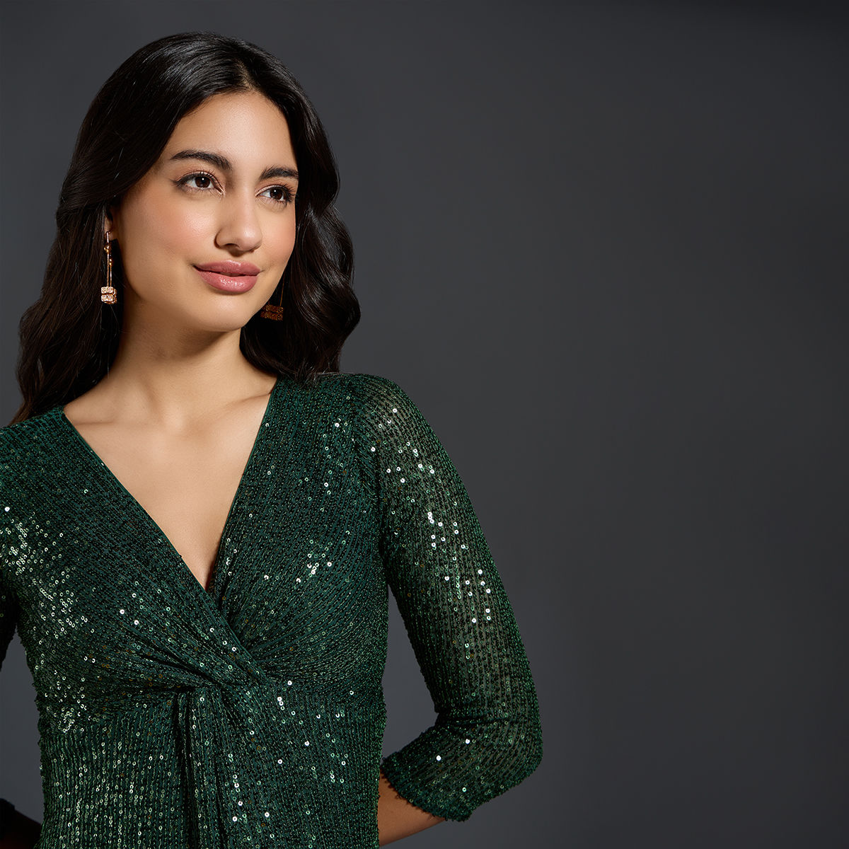 buy-twenty-dresses-by-nykaa-fashion-green-sequinned-v-neck-sheath-maxi