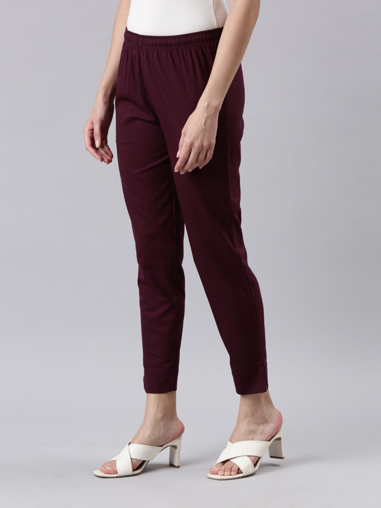 Black polo shirt and maroon pant outfit. | Burgundy pants outfit, Red pants  outfit, Maroon pants outfit