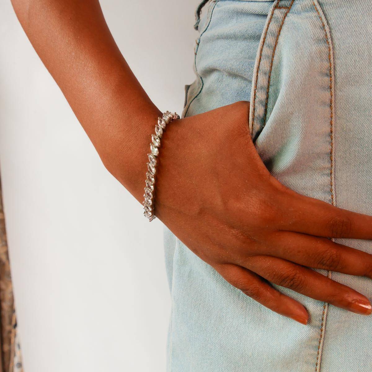 Aphrodyte Me Leaf Style White Stone Studded Bracelet