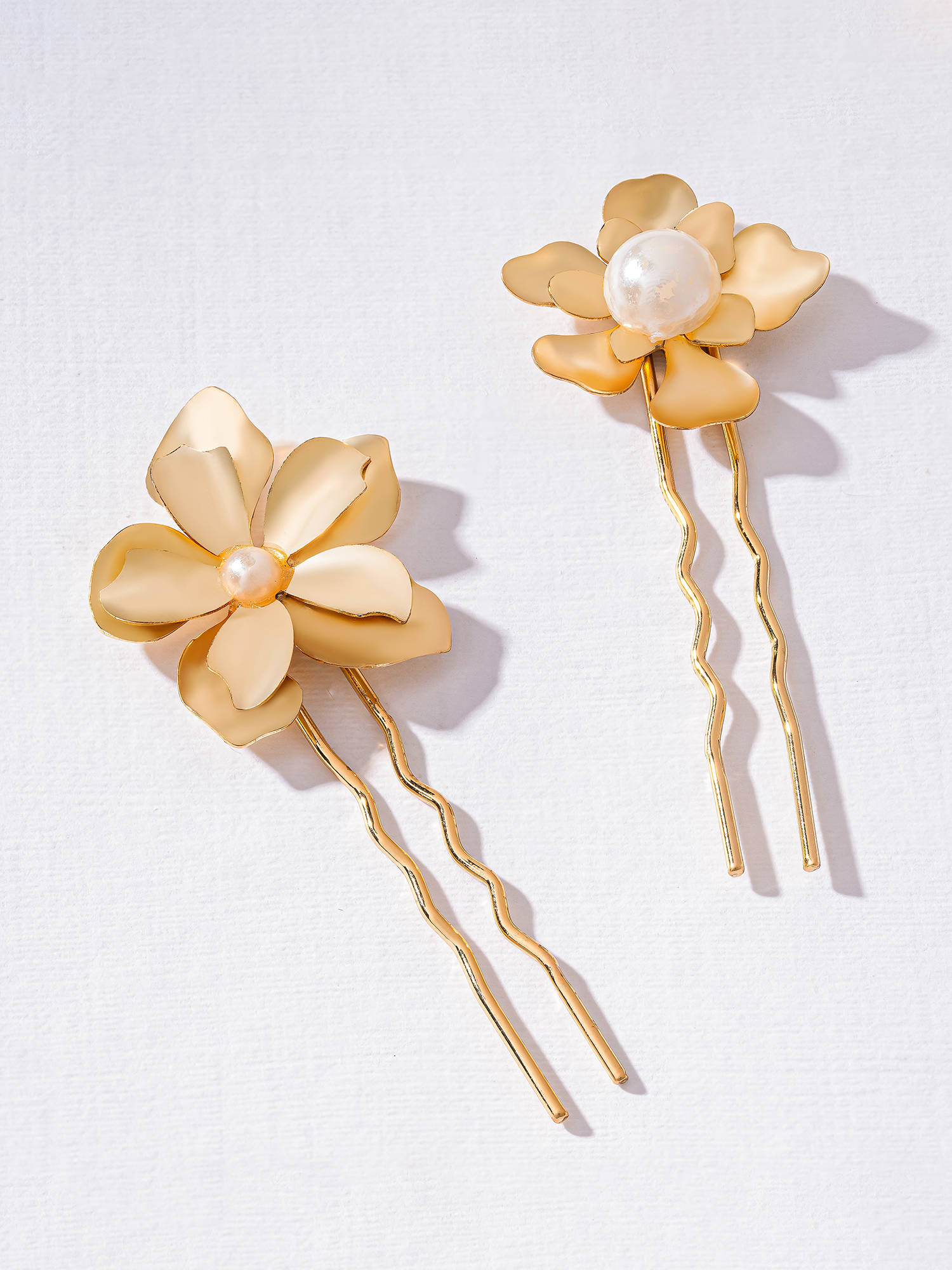 Hair Drama Co. Gold Iris Pearl U Pins (Pack of 2)