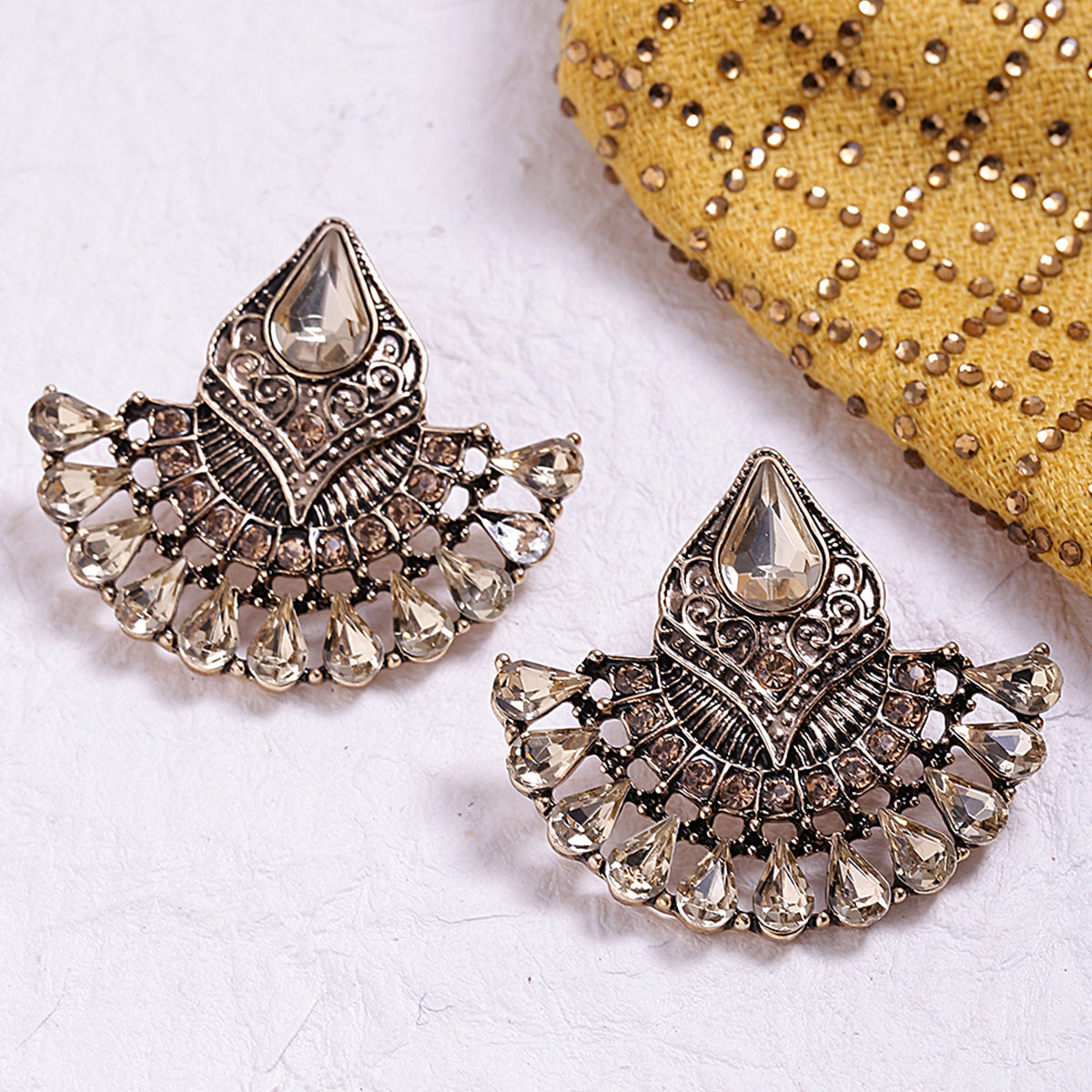 earrings in nykaa