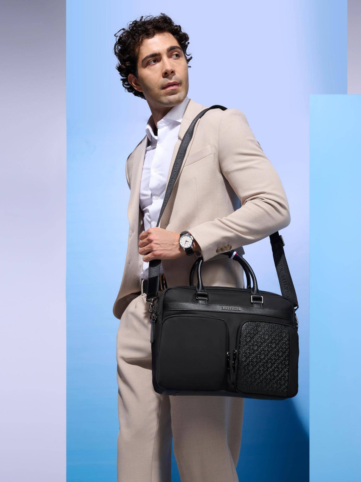 Tommy Hilfiger Unisex Lexham Messenger Bag With Detachable Strap - Black