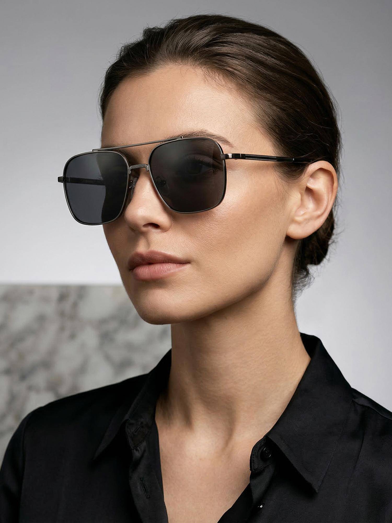 Carlton London Men Metallic and Black Toned Polarised Lens Rectangle Sunglasses